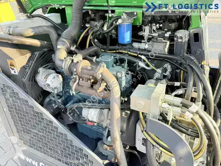 رافعة شوكية متعددة الاتجاهات Combilift