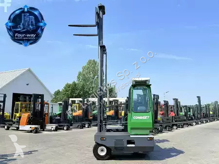 Stivuitor multidirectional Combilift