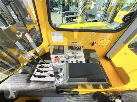 Štvorcestný vysokozdvižný vozík Combilift