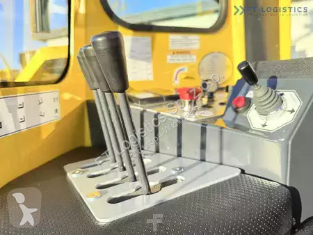 Štvorcestný vysokozdvižný vozík Combilift
