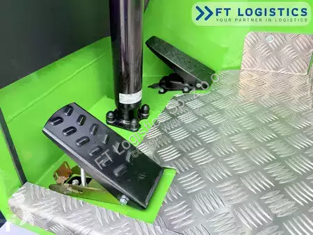 Štvorcestný vysokozdvižný vozík Combilift