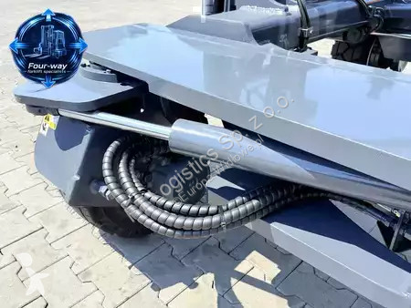 Многопосочен кар Combilift