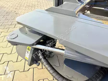 Štvorcestný vysokozdvižný vozík Combilift