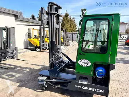 Štvorcestný vysokozdvižný vozík Combilift