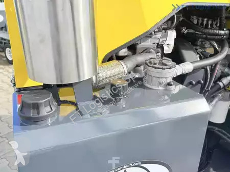 Štvorcestný vysokozdvižný vozík Combilift