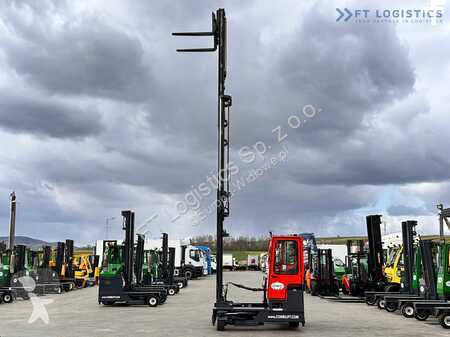 Stivuitor multidirectional Combilift