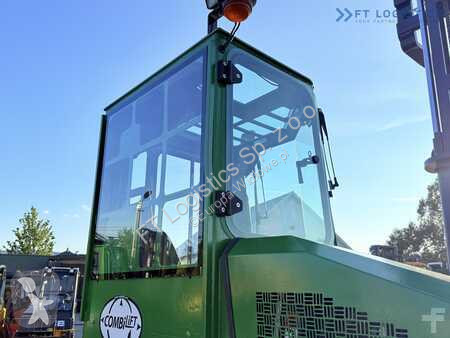 رافعة شوكية متعددة الاتجاهات Combilift