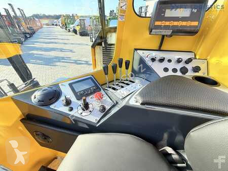 Stivuitor multidirectional Combilift