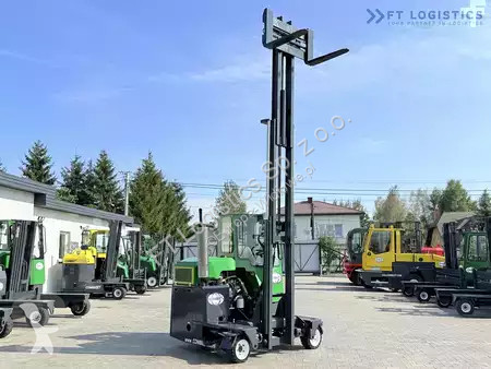 Štvorcestný vysokozdvižný vozík Combilift