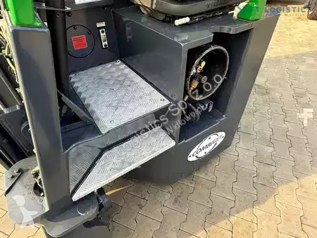 Štvorcestný vysokozdvižný vozík Combilift