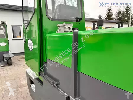 Štvorcestný vysokozdvižný vozík Combilift