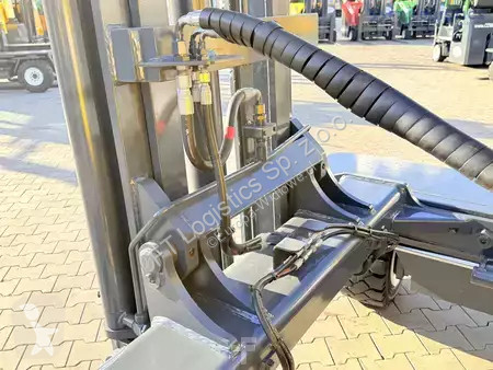 Štvorcestný vysokozdvižný vozík Combilift