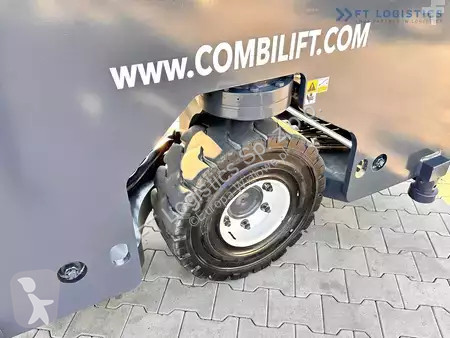 Štvorcestný vysokozdvižný vozík Combilift