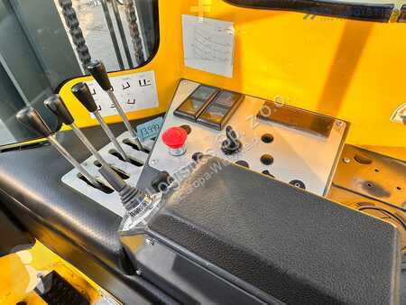 Stivuitor multidirectional Combilift