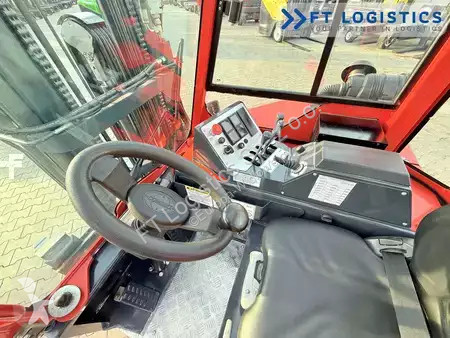 Štvorcestný vysokozdvižný vozík Combilift