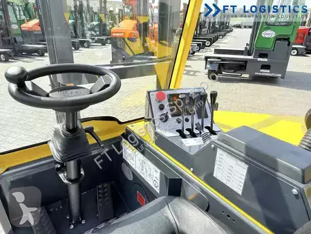 Многопосочен кар Combilift