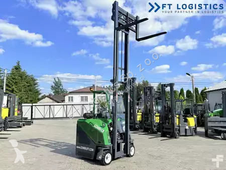 رافعة شوكية متعددة الاتجاهات Combilift