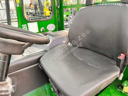 Empilhador multi direccional Combilift