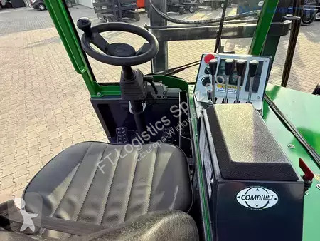 Štvorcestný vysokozdvižný vozík Combilift