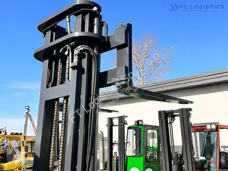 Štvorcestný vysokozdvižný vozík Combilift