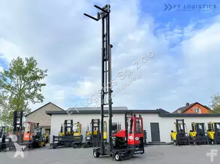 Štvorcestný vysokozdvižný vozík Combilift