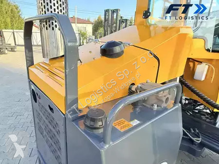 Многоходовой погрузчик Combilift