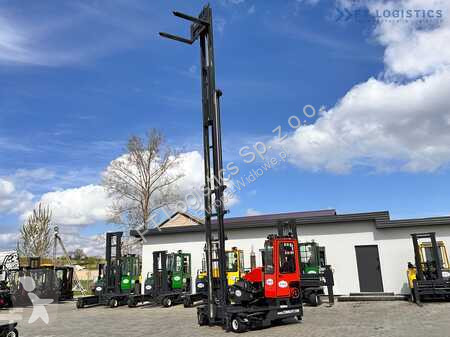 Empilhador multi direccional Combilift