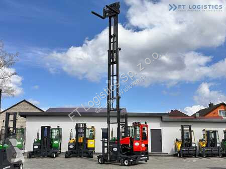 Empilhador multi direccional Combilift