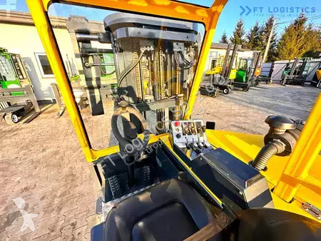 Štvorcestný vysokozdvižný vozík Combilift