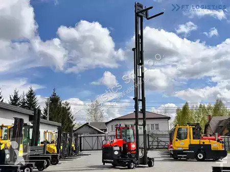 Štvorcestný vysokozdvižný vozík Combilift