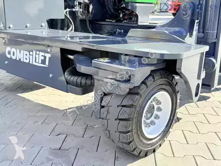 Štvorcestný vysokozdvižný vozík Combilift