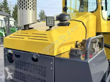 Štvorcestný vysokozdvižný vozík Combilift