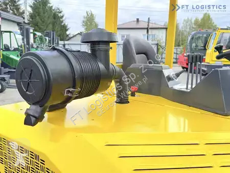 Štvorcestný vysokozdvižný vozík Combilift