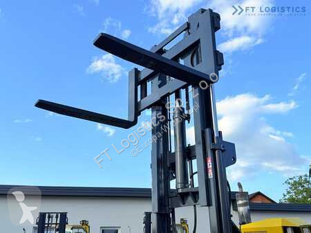 Empilhador multi direccional Combilift