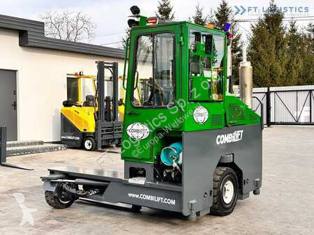 Empilhador multi direccional Combilift