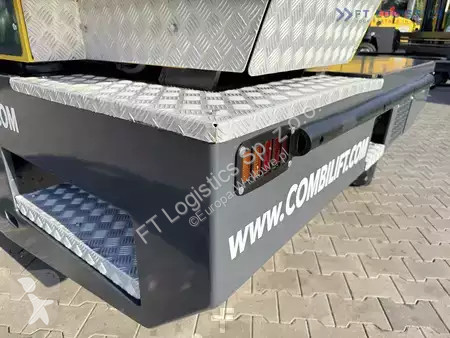 Štvorcestný vysokozdvižný vozík Combilift