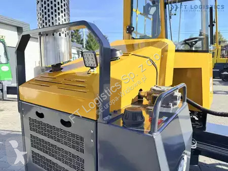 Štvorcestný vysokozdvižný vozík Combilift