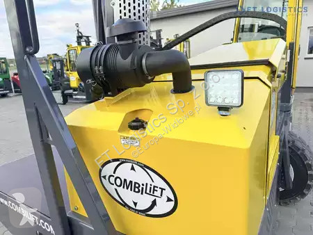 Štvorcestný vysokozdvižný vozík Combilift