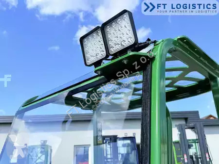 رافعة شوكية متعددة الاتجاهات Combilift