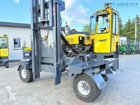 Empilhador multi direccional Combilift