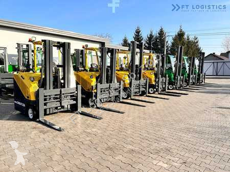 Empilhador multi direccional Combilift