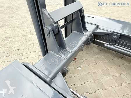 رافعة شوكية متعددة الاتجاهات Combilift