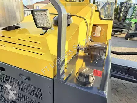 Štvorcestný vysokozdvižný vozík Combilift