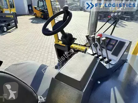 Štvorcestný vysokozdvižný vozík Combilift
