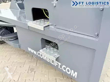 رافعة شوكية متعددة الاتجاهات Combilift