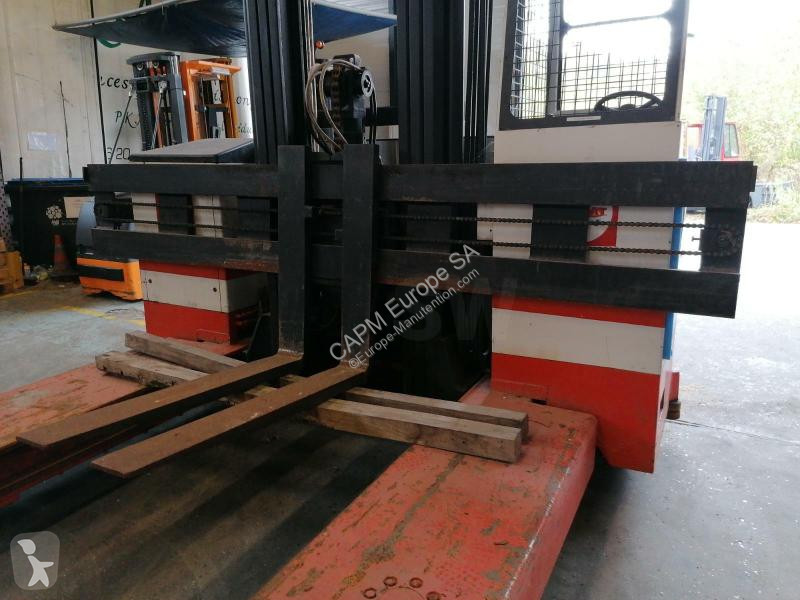 Empilhador multi direccional Combilift  ESA30