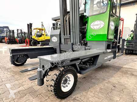 Empilhador multi direccional Combilift