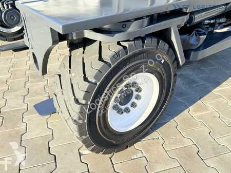 رافعة شوكية متعددة الاتجاهات Combilift
