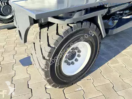 Štvorcestný vysokozdvižný vozík Combilift