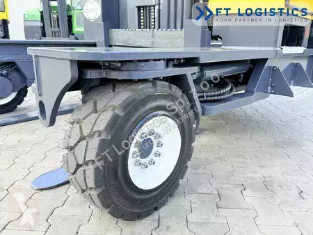 Štvorcestný vysokozdvižný vozík Combilift